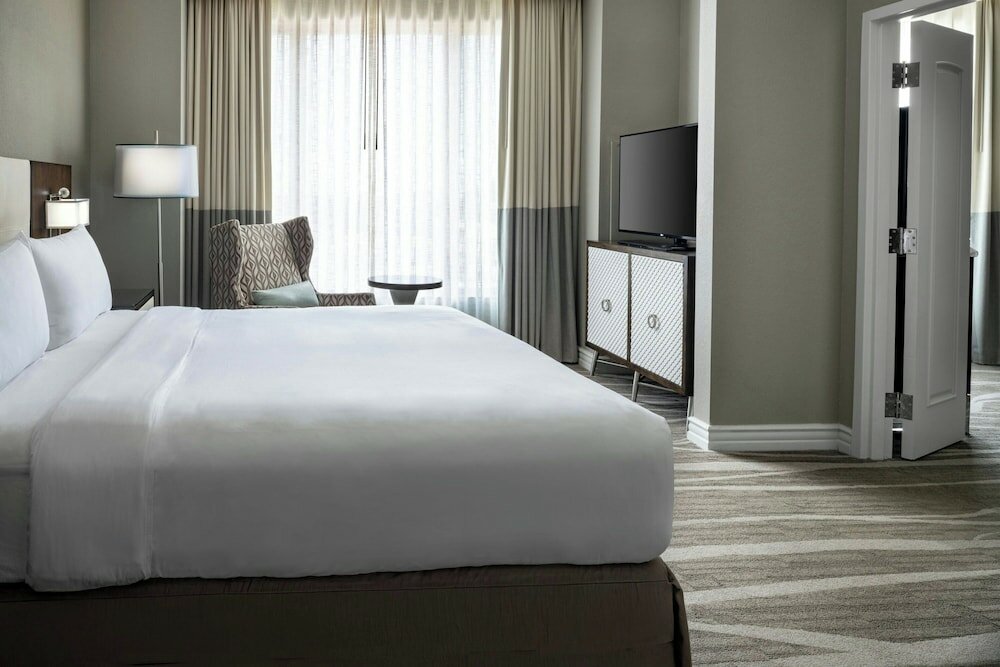 Фото Renaissance Tampa International Plaza Hotel