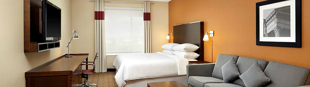 Фото Four Points by Sheraton Edmonton International Airport