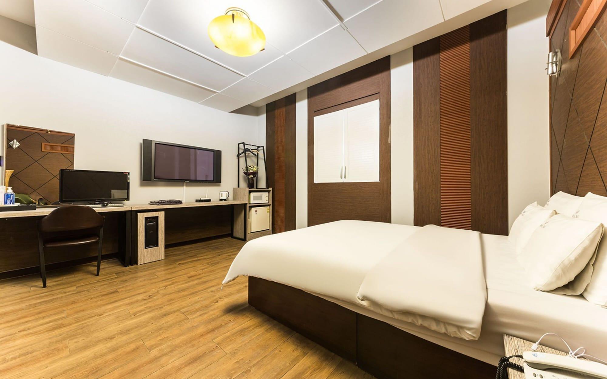 Фото Hotel No. 1