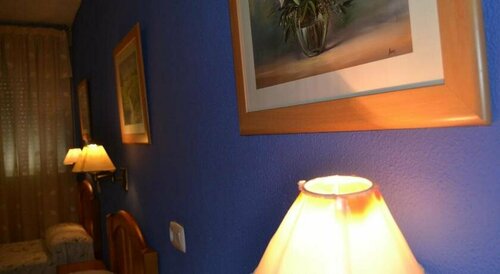 Гостиница Hostal Al-Qazeres в Касересе