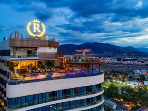 отель Regalia Gold Hotel