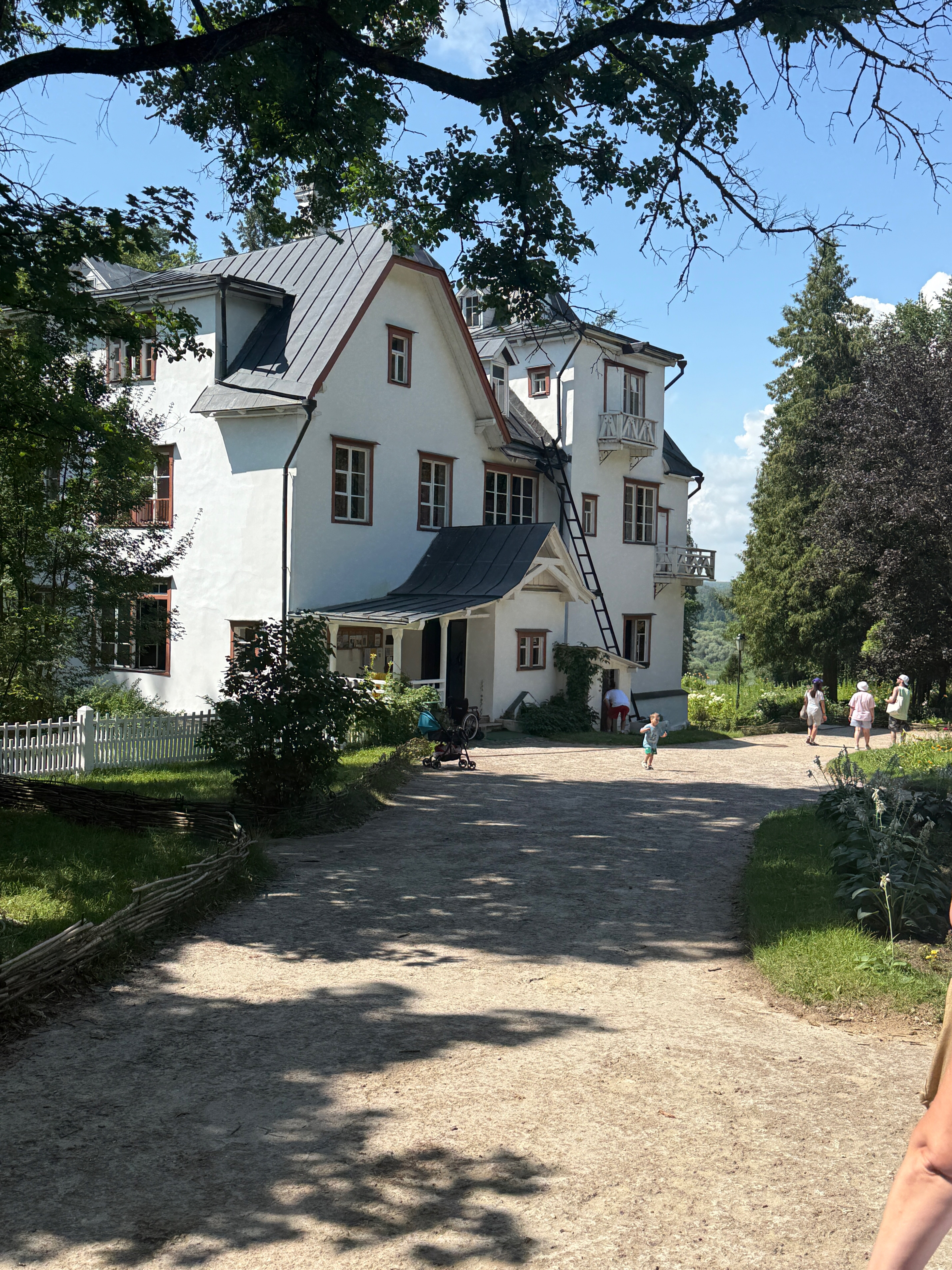 Фото Миллениум