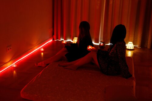 Онлайн порно: Анасы ұлын еркелетеді