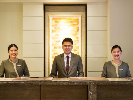 Фото Aruga Apartments by Rockwell Makati