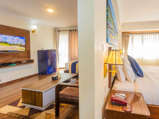 Фото Kathmandu Business Hotel