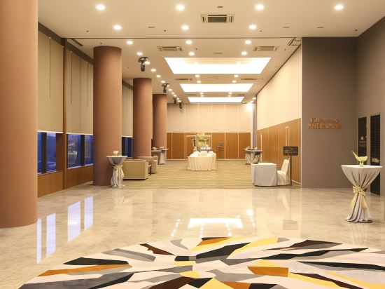 Фото Acappella Suite Hotel