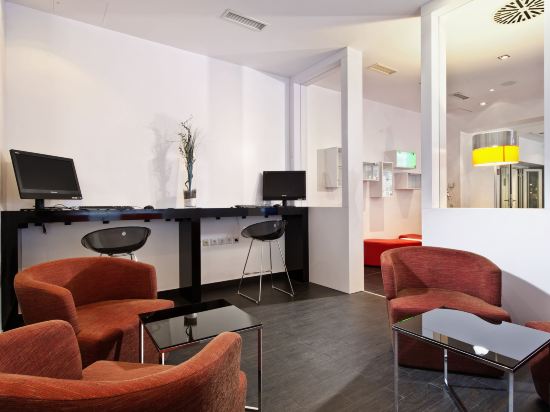 Фото Wyndham Garden Düsseldorf City Centre Königsallee