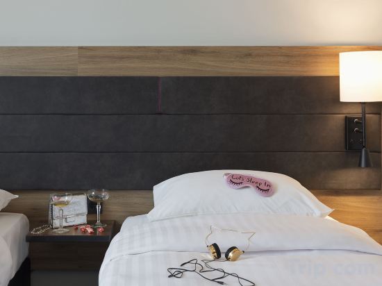 Фото Moxy Frankfurt City Center