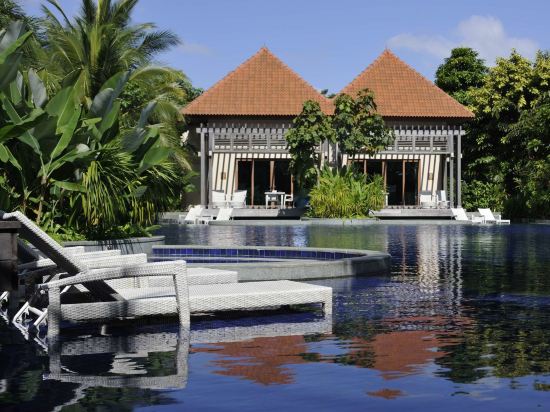 Фото Resorts World Sentosa - Equarius Villas