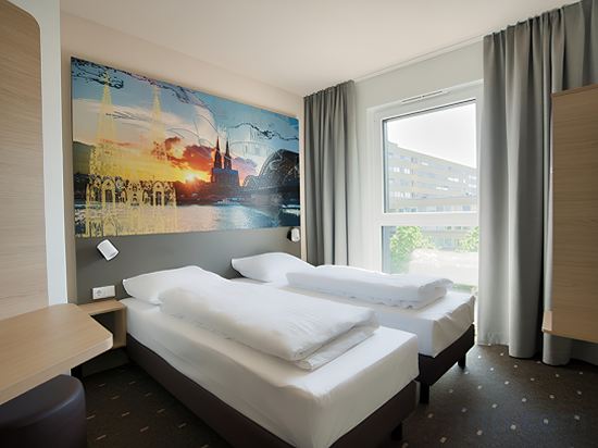 Фото B&b Hotel Köln-City