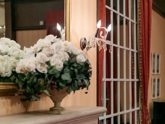 Фото Nara Royal Hotel