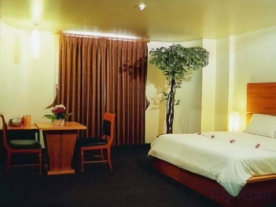 Фото Flipper Lodge Hotel