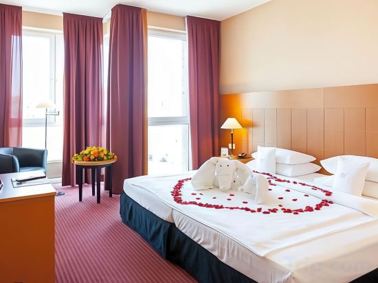 Фото Plaza Premium Köln