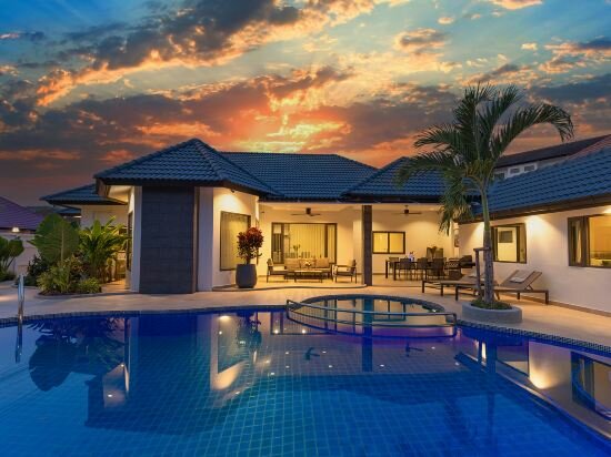 Фото Pattaya Hill, Near the City and Beach