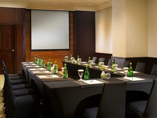 Фото Bumi Surabaya City Resort