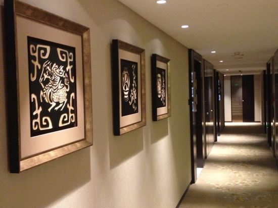 Фото Beijing Oriental Mao Hotel NanluoguLane Beixinqiao Subway Station