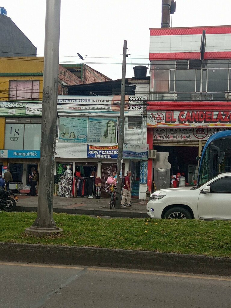 Clothing store Remate Total, Bogota, photo
