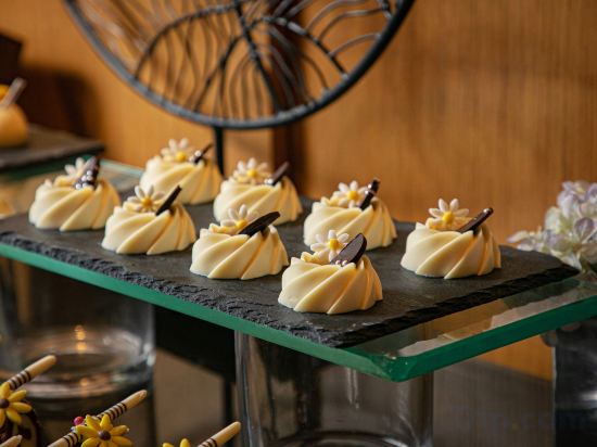 Фото Hilton Garden Inn Shenzhen Bao'an