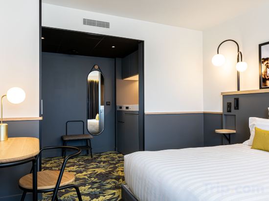 Фото Best Western M Treize Paris Asnieres