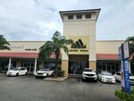 Adidas Outlet (Chon Buri, Pattaya, rayon yug), sportswear and shoes