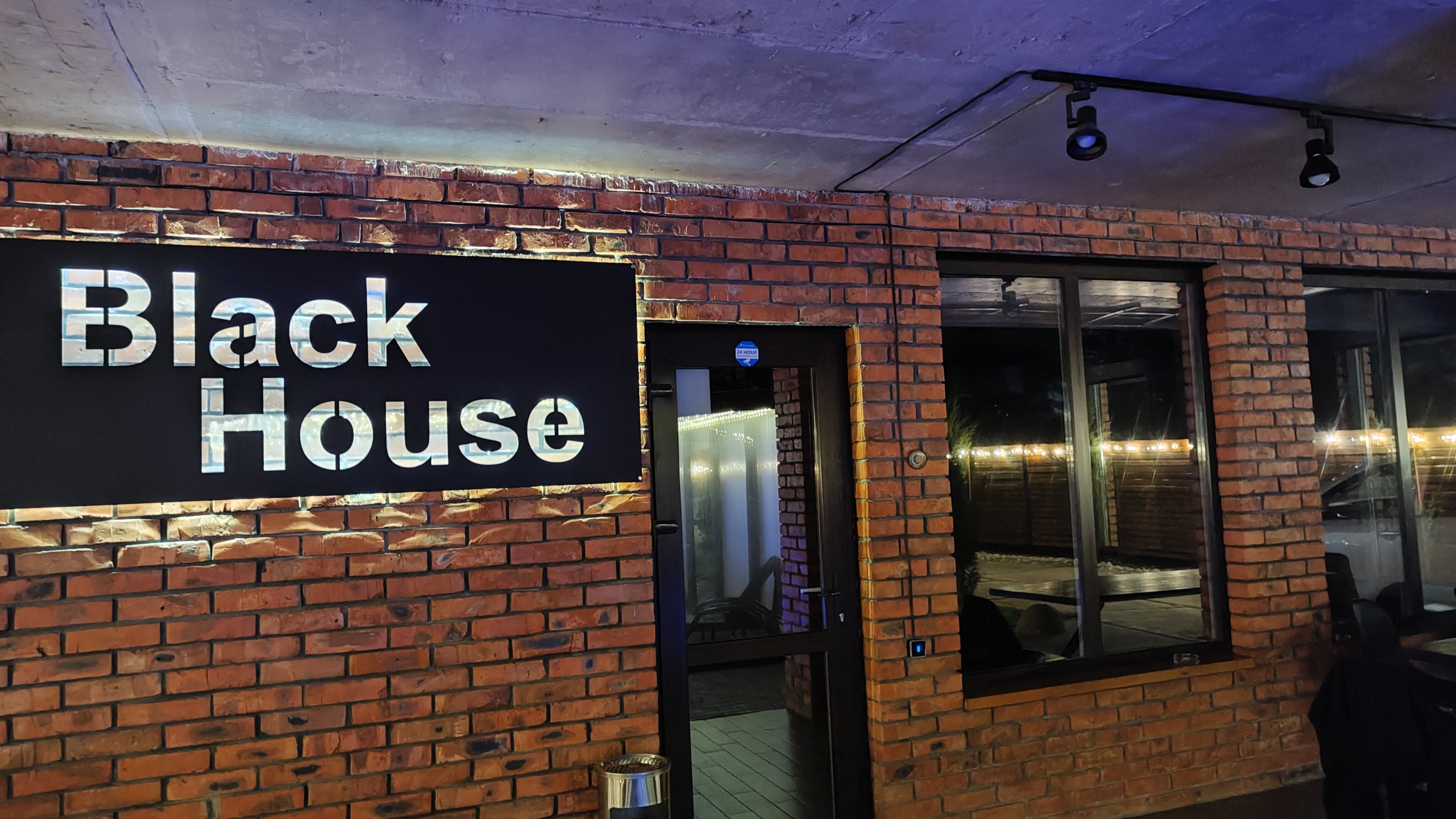 Фото Блэк_хаус