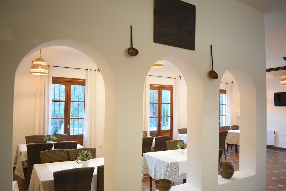 Фото Humaina Hotel