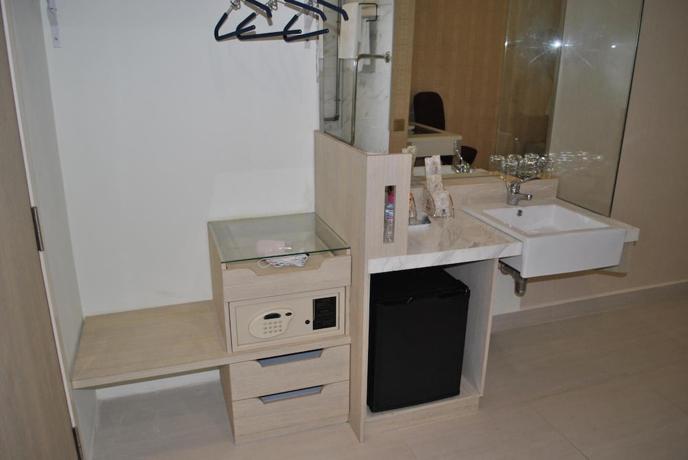 Фото Jayleen Clarke Quay Hotel