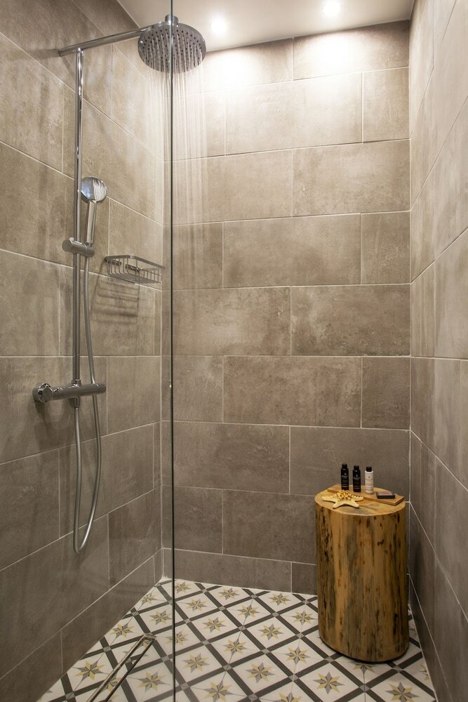 Фото The Frogs Guesthouse