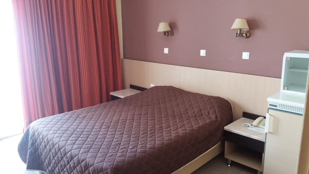 Фото Paritsa Hotel