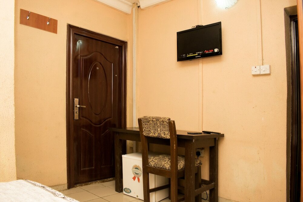 Фото Maxton Suites Magodo