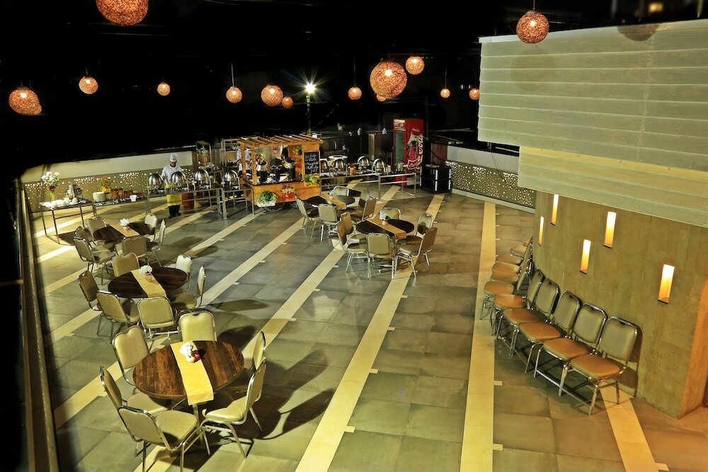 Фото Oriental Residency Hotel