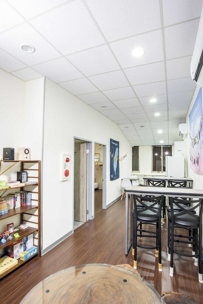 Фото Old Door Hostel & Bar