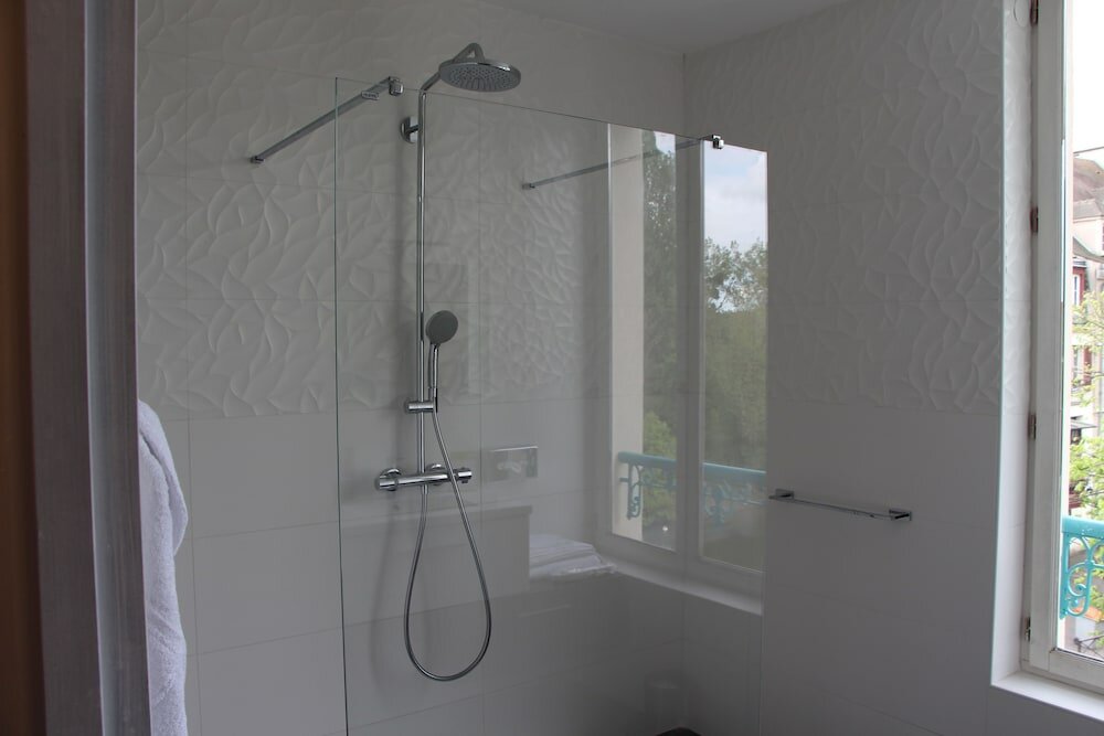 Фото Hotel Restaurant L'Esturgeon