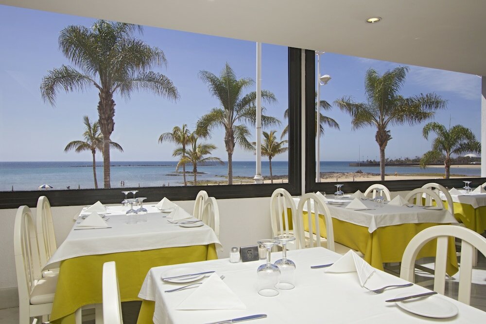 Фото Lancelot Hotel