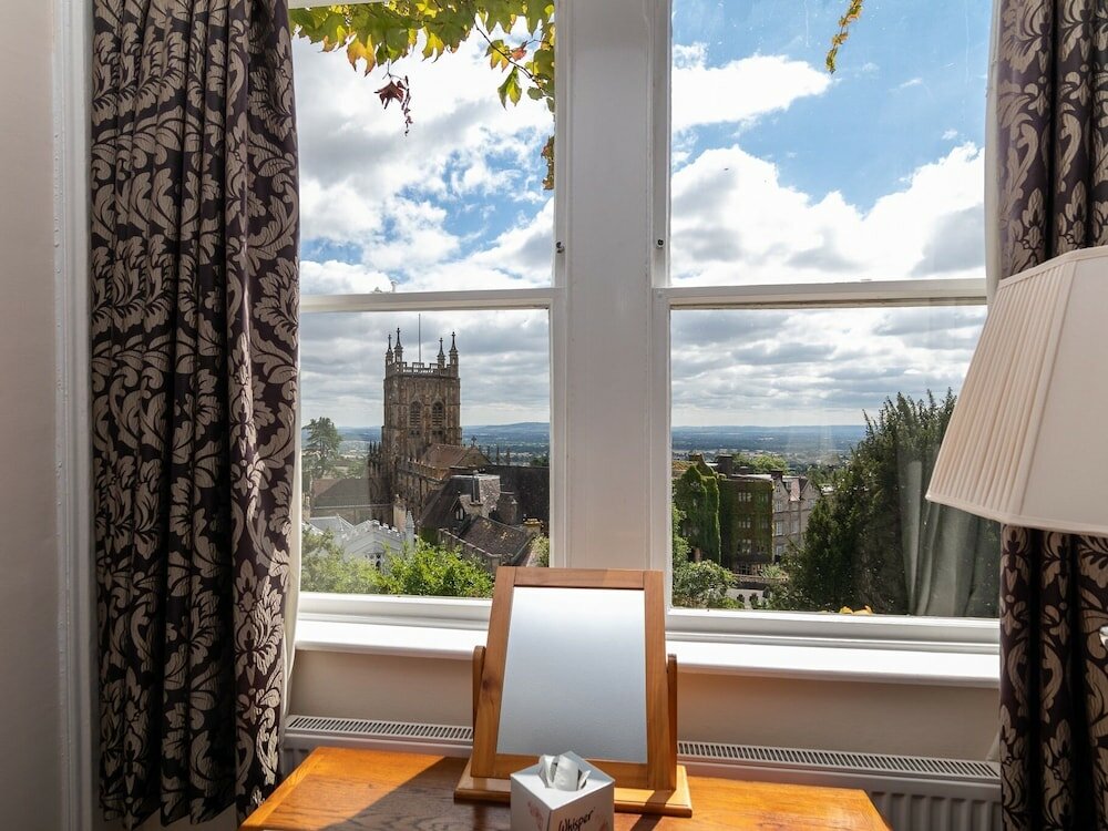 Фото The Mount Pleasant Hotel