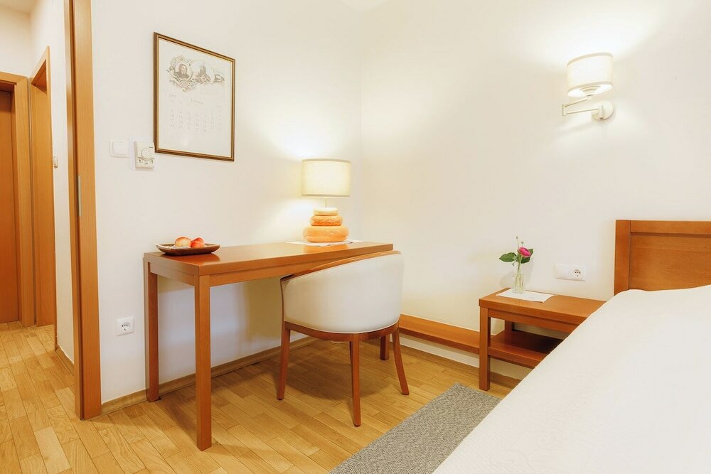 Фото Pri Žabarju Bed & Breakfast Ljubljana