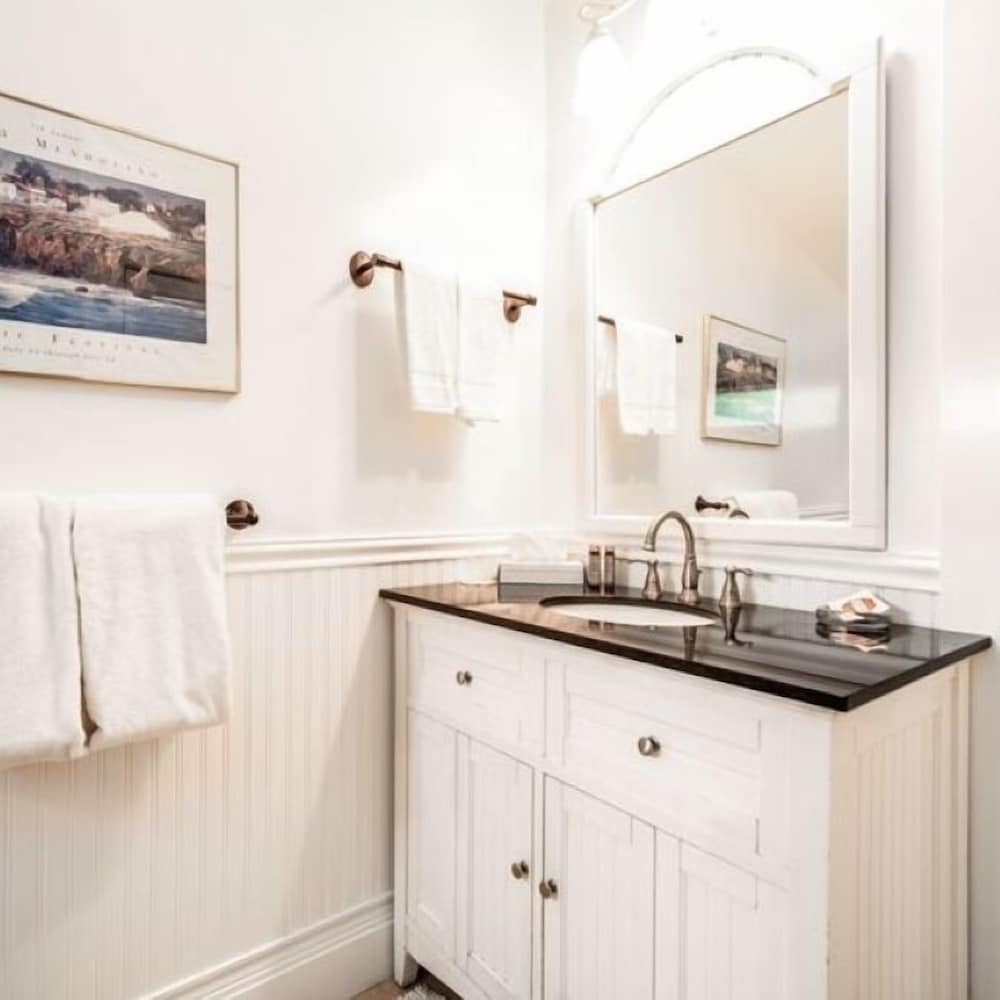 Фото Agate Cove Inn