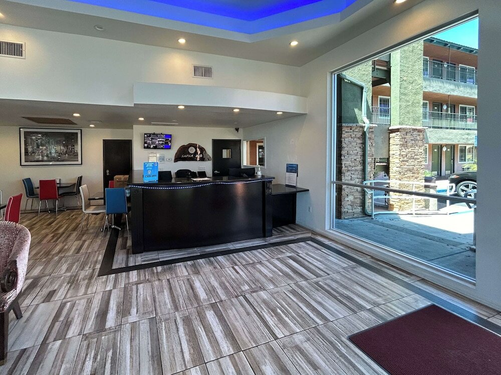 Фото Super 8 by Wyndham Pasadena/LA Area