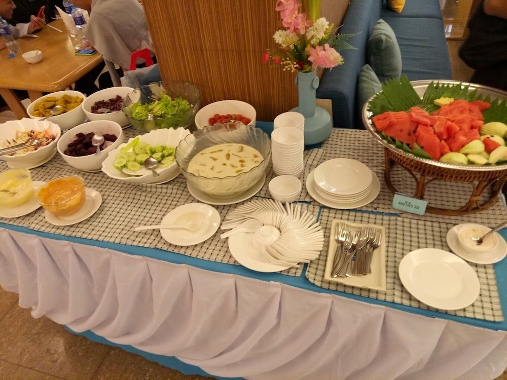 Фото Bay Hotel Srinakarin