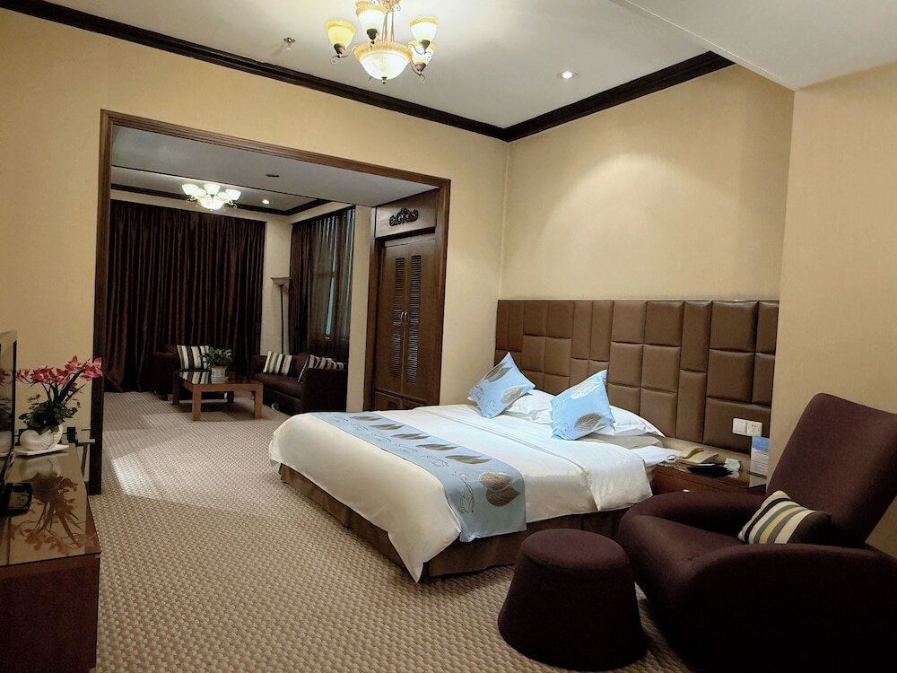 Фото Chongqing Milky Way Hotel