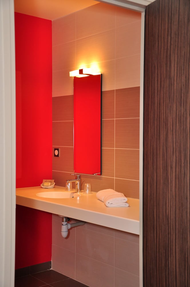 Фото Logis Hôtel À La Bonne Auberge