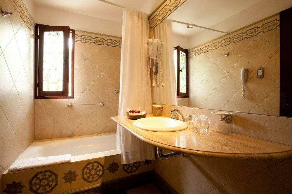 Фото Marques de Tojo Hotel