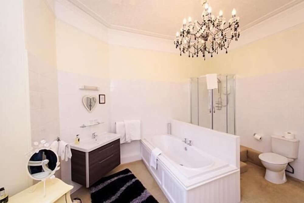 Фото The Old Lodge