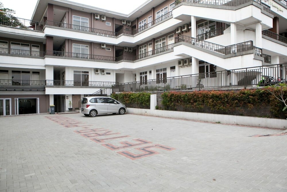 Фото RedDoorz Plus near Sukajadi 2