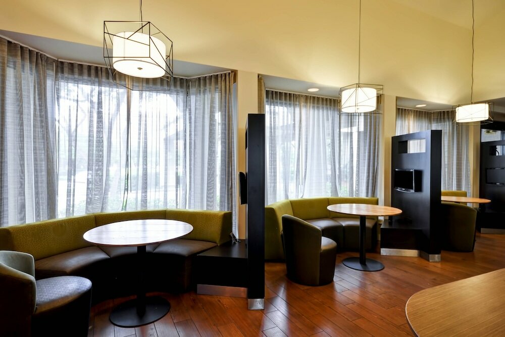 Фото Courtyard by Marriott Dallas Medical/Market Center