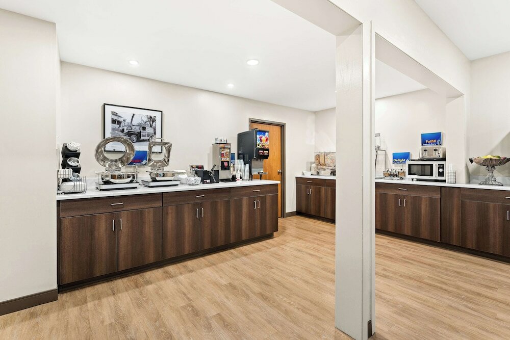 Фото Best Western Vermillion Inn