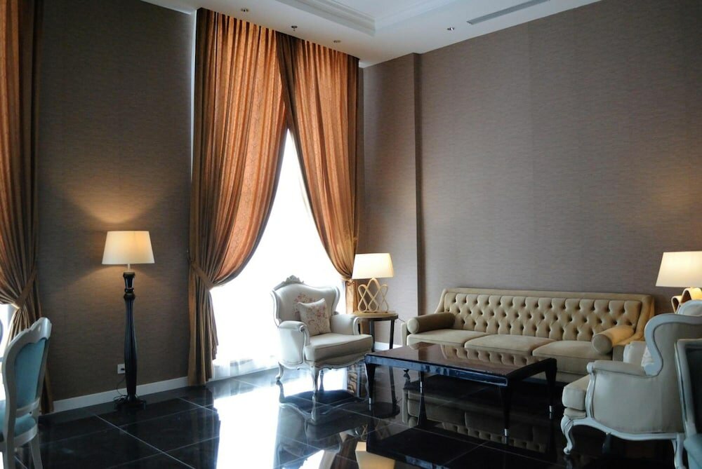 Фото Adimulia Hotel Medan