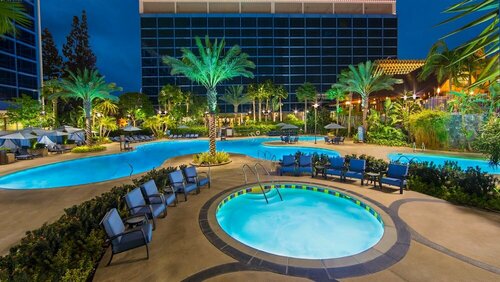 Гостиница Disneyland Hotel в Пласентии