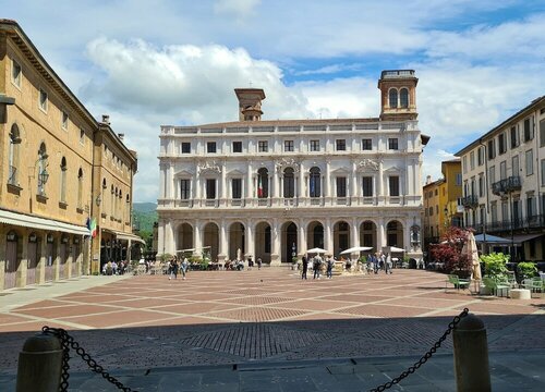 Внешний вид отеля Hotel Piazza Vecchia в Бергамо, фото 1