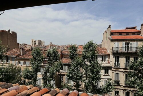 Внешний вид отеля Azur в Марсели, фото 4